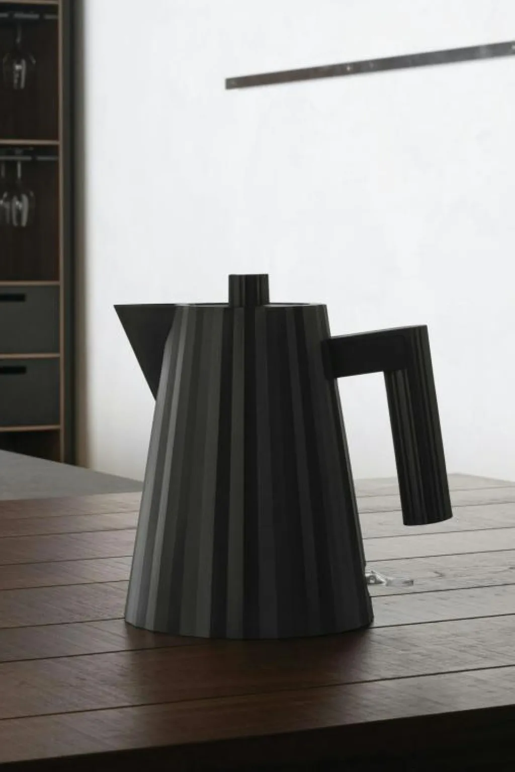 Alessi Vattenkokare-Plisse Vattenkokare 1 L, Svart