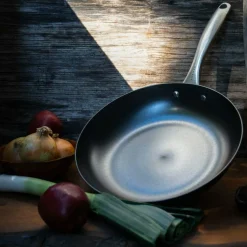 Satake Stekpannor-Pure Pan Gjutjärnspanna Ø24 cm