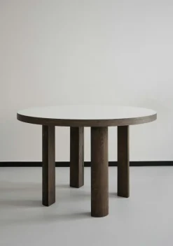 Friends & Founders Matbord Och Barbord-Quarter Matbord Ø120 cm, Rökt Ek