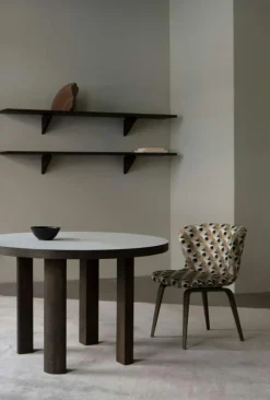 Friends & Founders Matbord Och Barbord-Quarter Matbord Ø120 cm, Rökt Ek