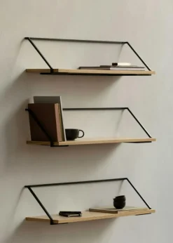 Rail Hylla, Naturlig ek