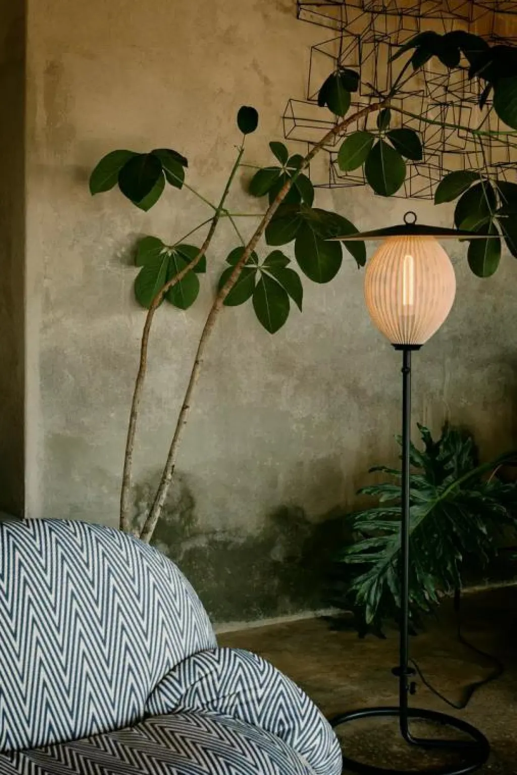 GUBI Golvlampor|Golvlampor Utomhus-Satellite Golvlampa Utomhus, Cream White Semi Matt