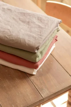 Sienna Bordsduk 140x240 cm, Taupe