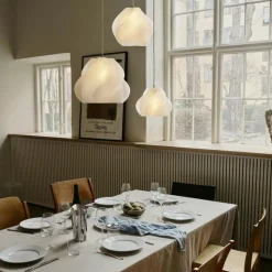 Crème Atelier Pendellampor-Soft Serve Pendel 03, Mässing / Blueberry Sorbet