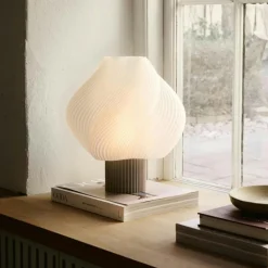 Crème Atelier Bordslampor-Soft Serve Table lamp Grande Peach Sorbet