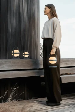 Rosendahl Copenhagen Portabla Lampor|Portabla Lampor-Soft Spot Solar Circular Lampa Portabel 18,5 cm, Skogsgrön