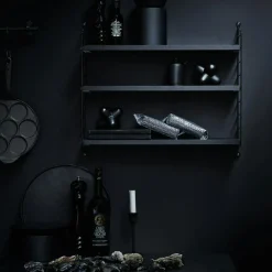 String Pocket Hylla, Nybroblå