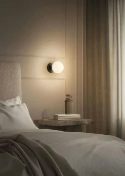 Edgeform Vägglampor|Plafonder-Stringball 1 Vägg-/Taklampa, Mässing