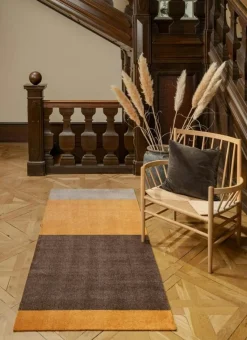 Tica Copenhagen Plastmattor-Stripes Matta Dijon/Brun, 90x200 cm