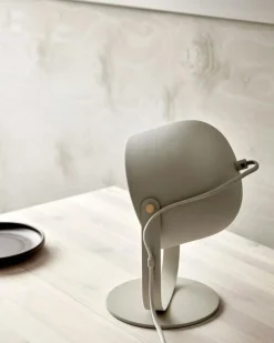 Svejk 18 Bordslampa, Beige/Mässing