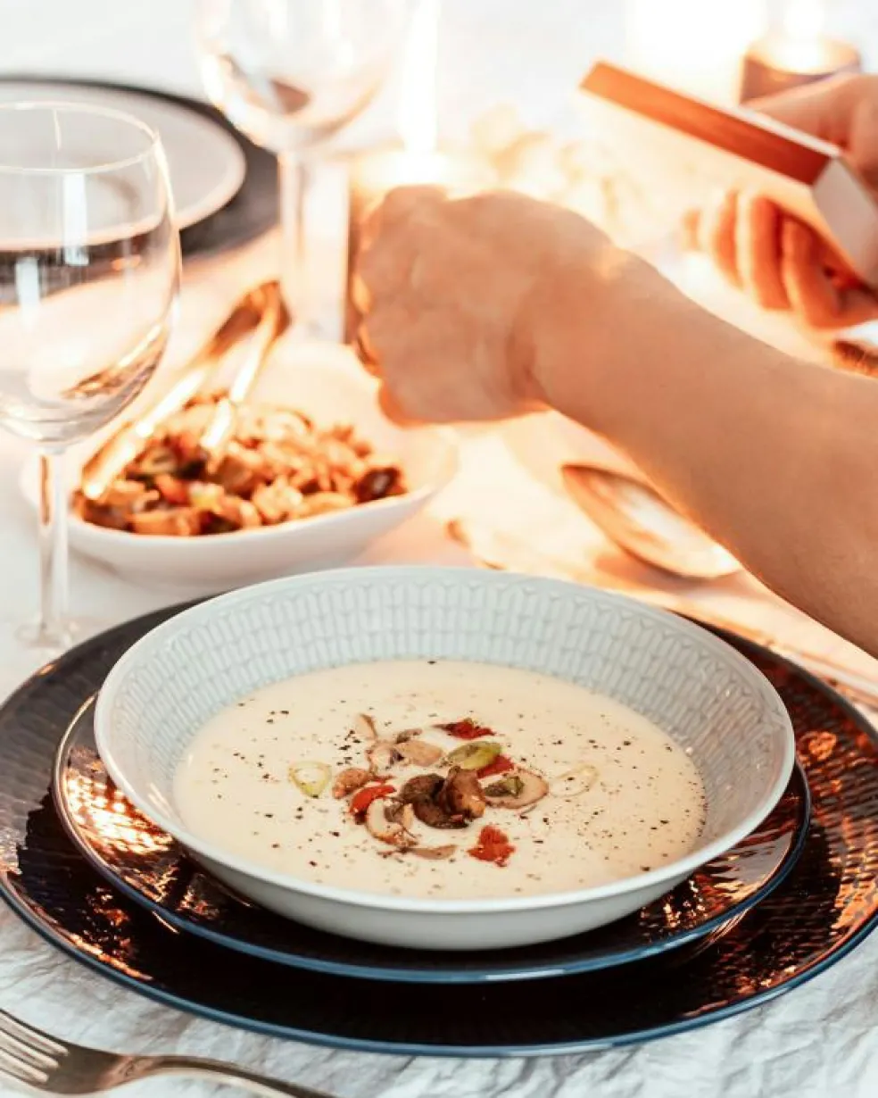 Swedish Grace Djup Tallrik 19 cm, Snö (Vit)