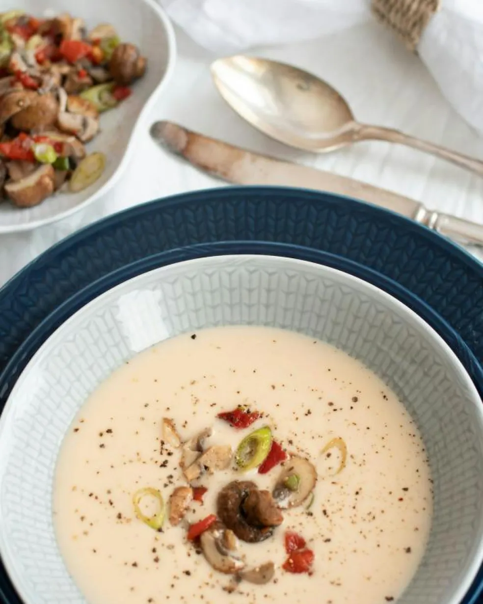 Swedish Grace Djup Tallrik 19 cm, Snö (Vit)