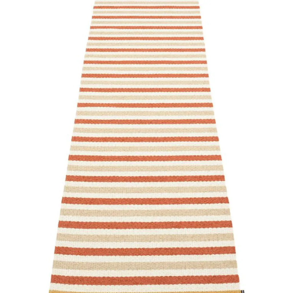 Pappelina Utomhusmattor & Balkongmattor|Plastmattor-Teo Matta Tegelröd / Beige / Vanilj, 70x300 cm