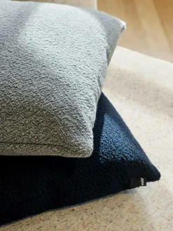 HAY Prydnadskuddar & Fodral-Texture Kudde 50x50 cm, Mörkblå