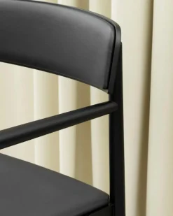 Timb Karmstol, Ultra Leather, Svart/Svart