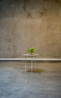 Tribeca Sidobord 47 cm, Såpad Rustik Ek/Svarta Ben