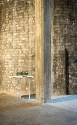 Tribeca Sidobord 47 cm, Såpad Rustik Ek/Svarta Ben