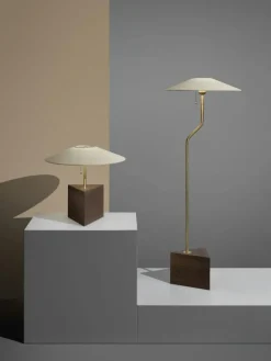 Triggy Golvlampa, Vitlaserad Ask