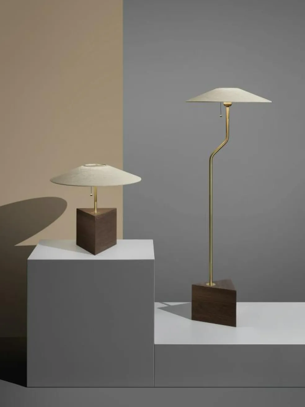 Triggy Golvlampa, Vitlaserad Ask