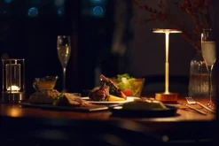 Turn+ Bordslampa Portabel, Mässing