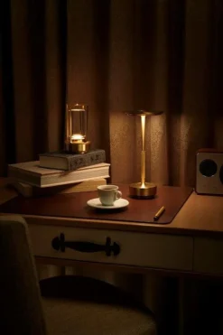 Turn+ Bordslampa Portabel, Mässing