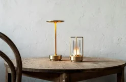 Turn+ Bordslampa Portabel, Mässing