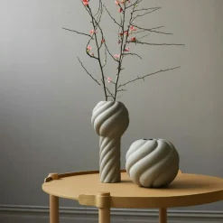 Cooee Design Vaser-Twist Ball Vas 20 cm, Svart
