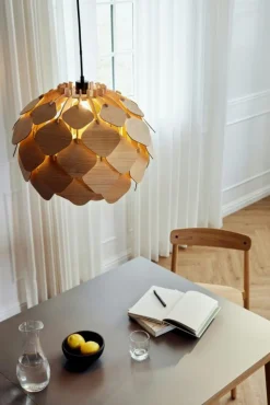 Unite Stol, Vitpigmenterad Ek