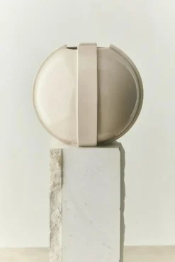 Louise Roe Vaser-Vas 02, Raw White